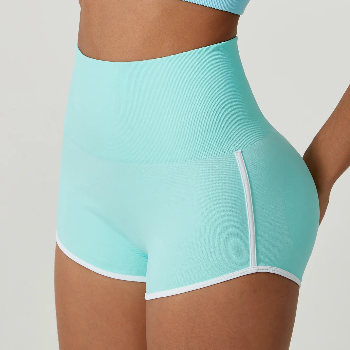 LineFlex Seamless Scrunch Shorts